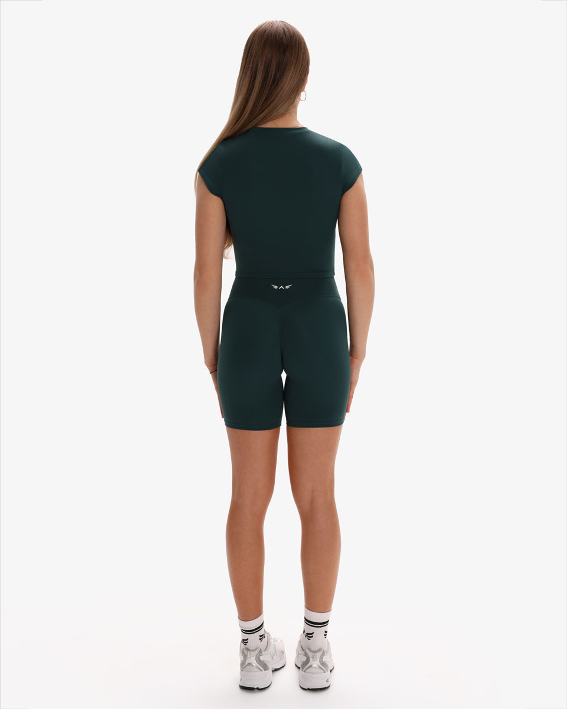 Elysia Glow Motion Shorts 6"