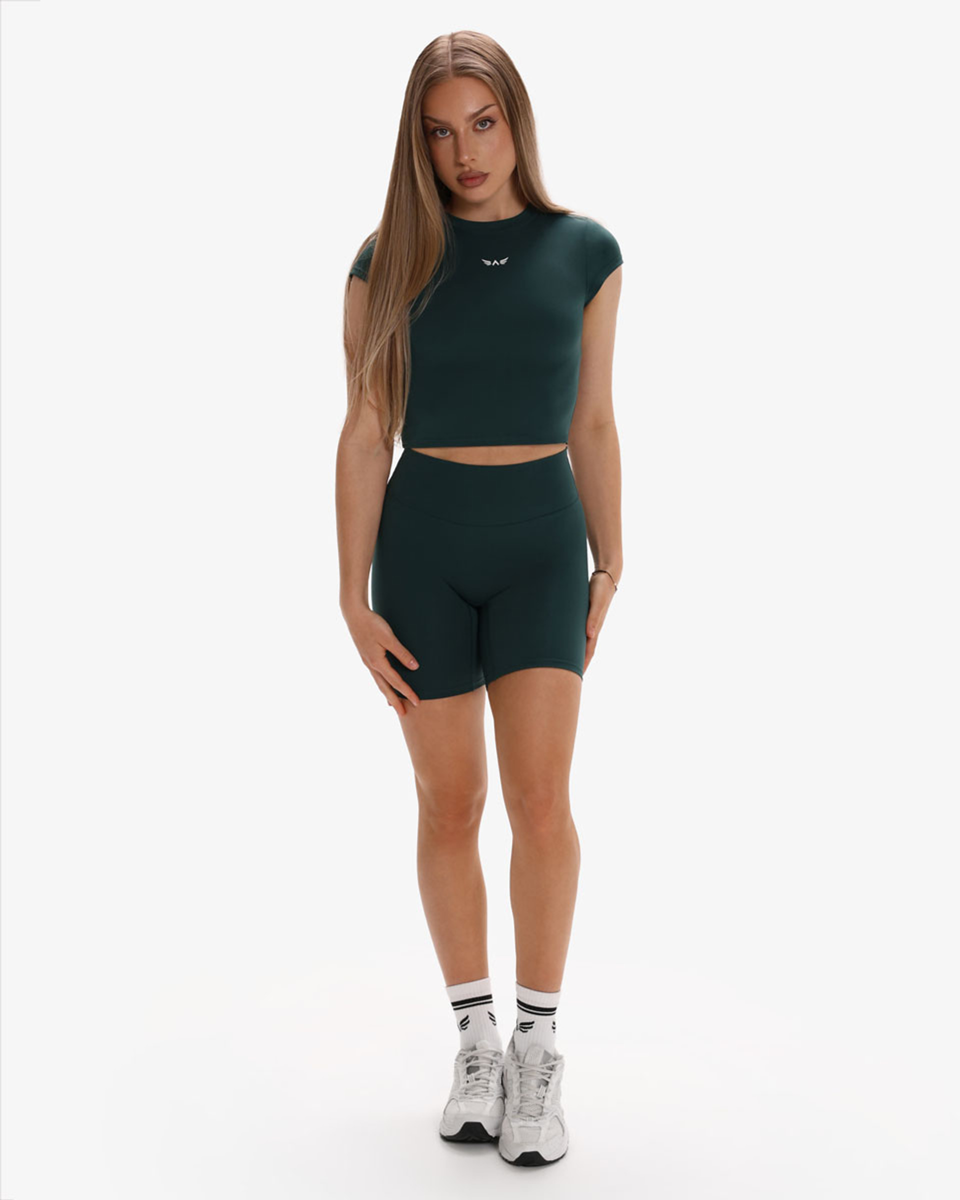 Elysia Glow Motion Shorts 6"