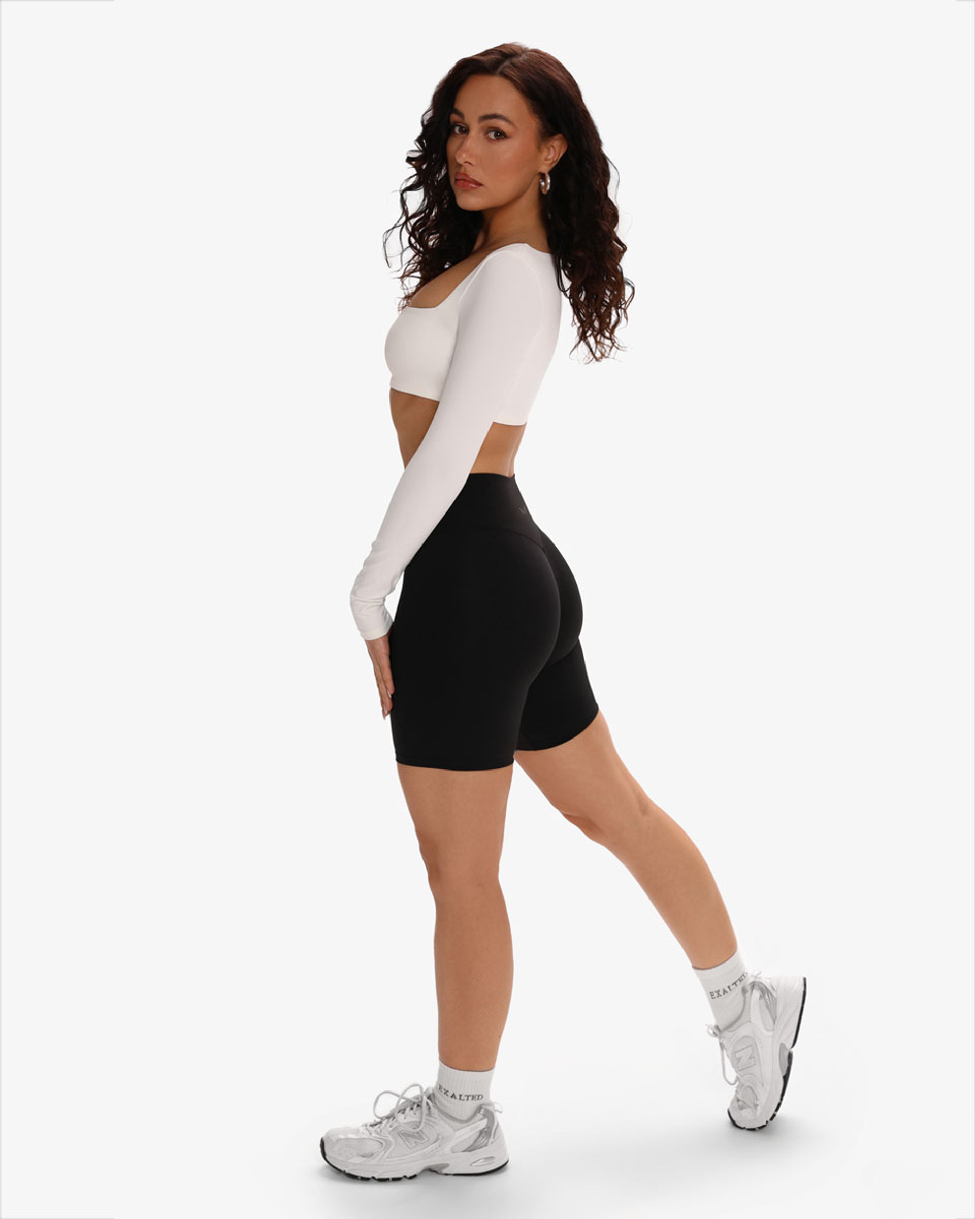 Elysia Glow Motion Shorts 6"