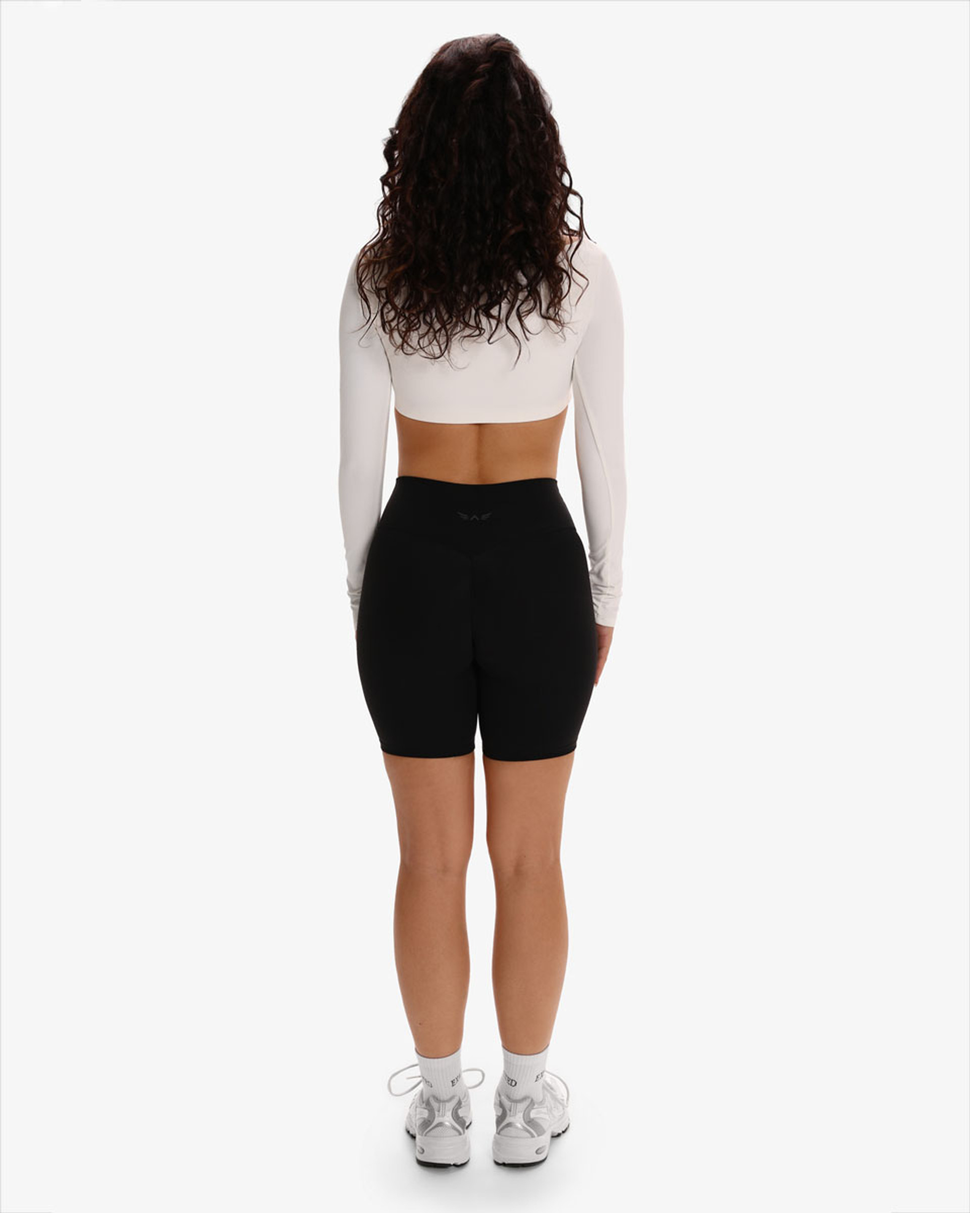 Elysia Glow Motion Shorts 6"