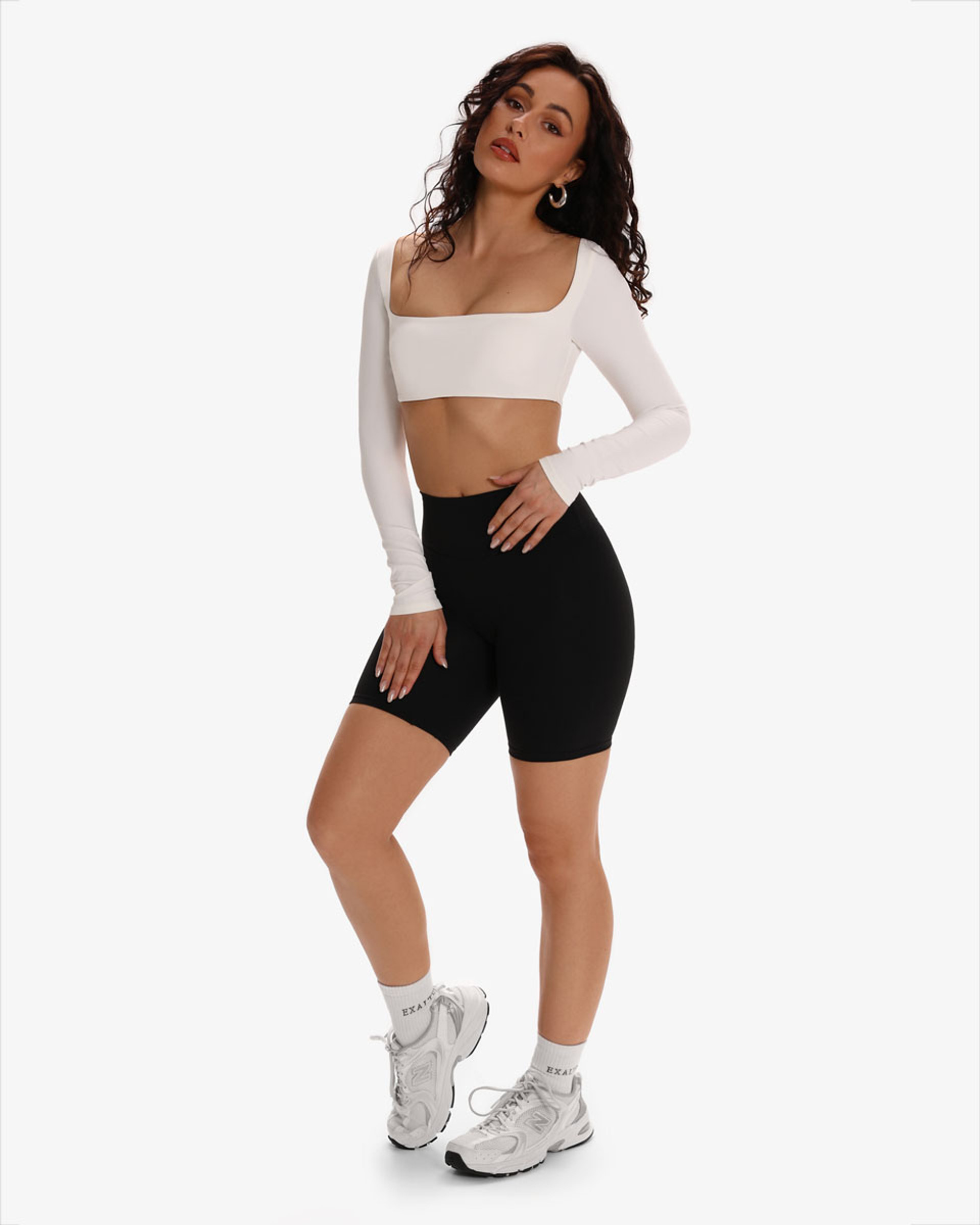 Elysia Glow Motion Shorts 6"