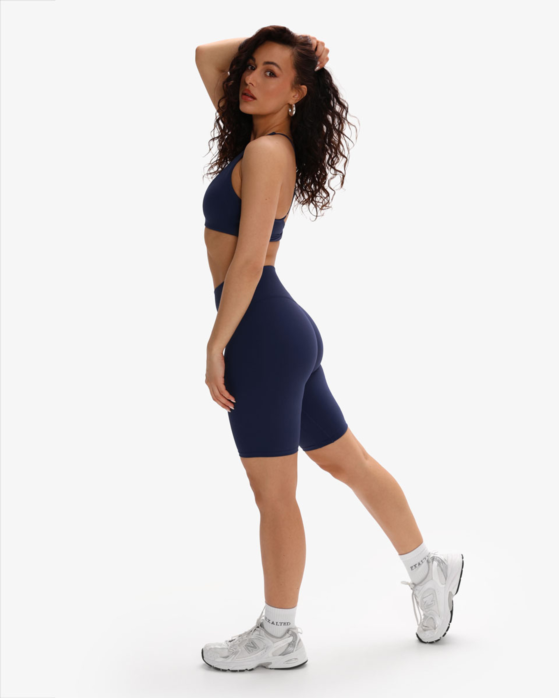 Elysia Glow Motion Shorts 8"