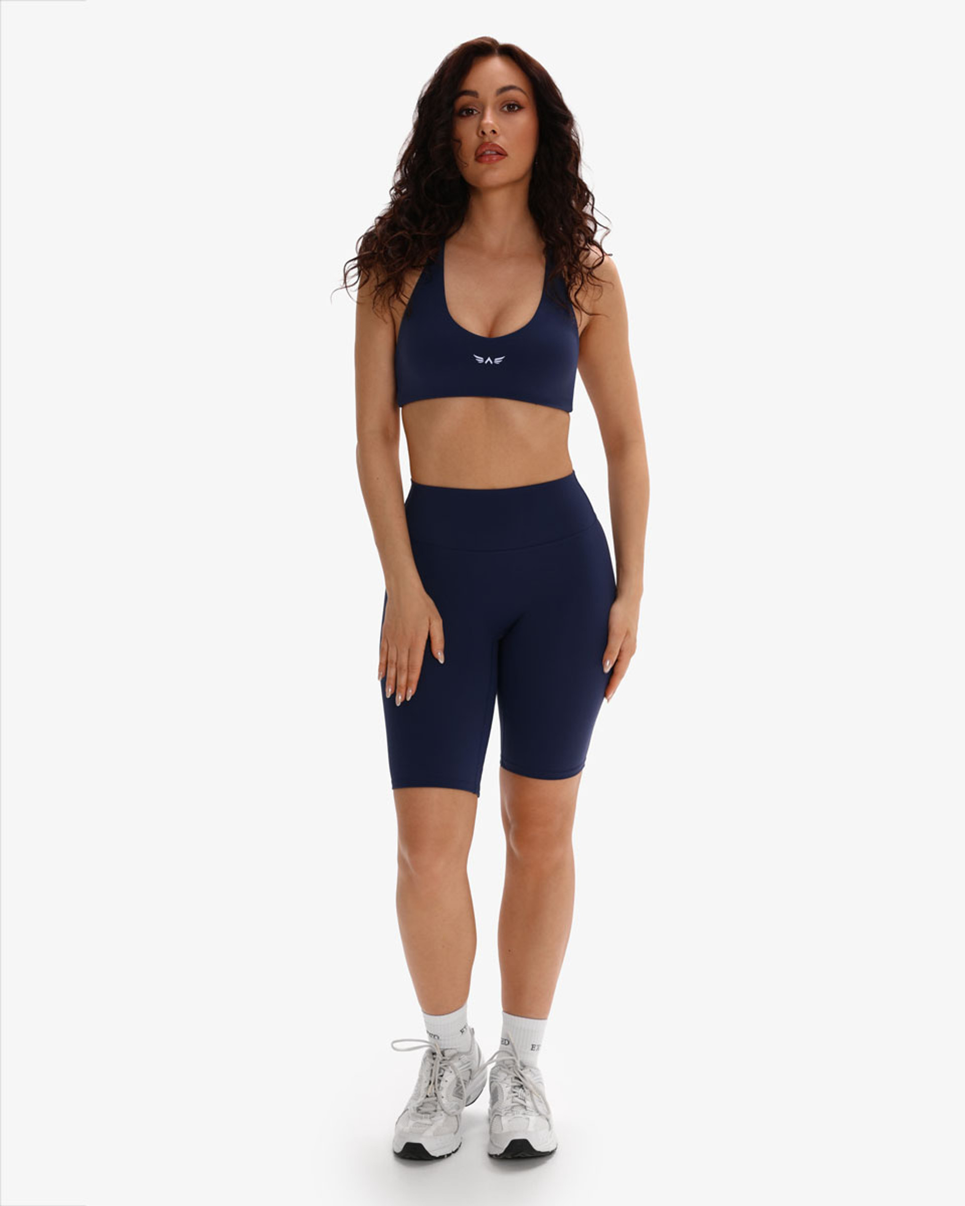 Elysia Glow Motion Shorts 8"