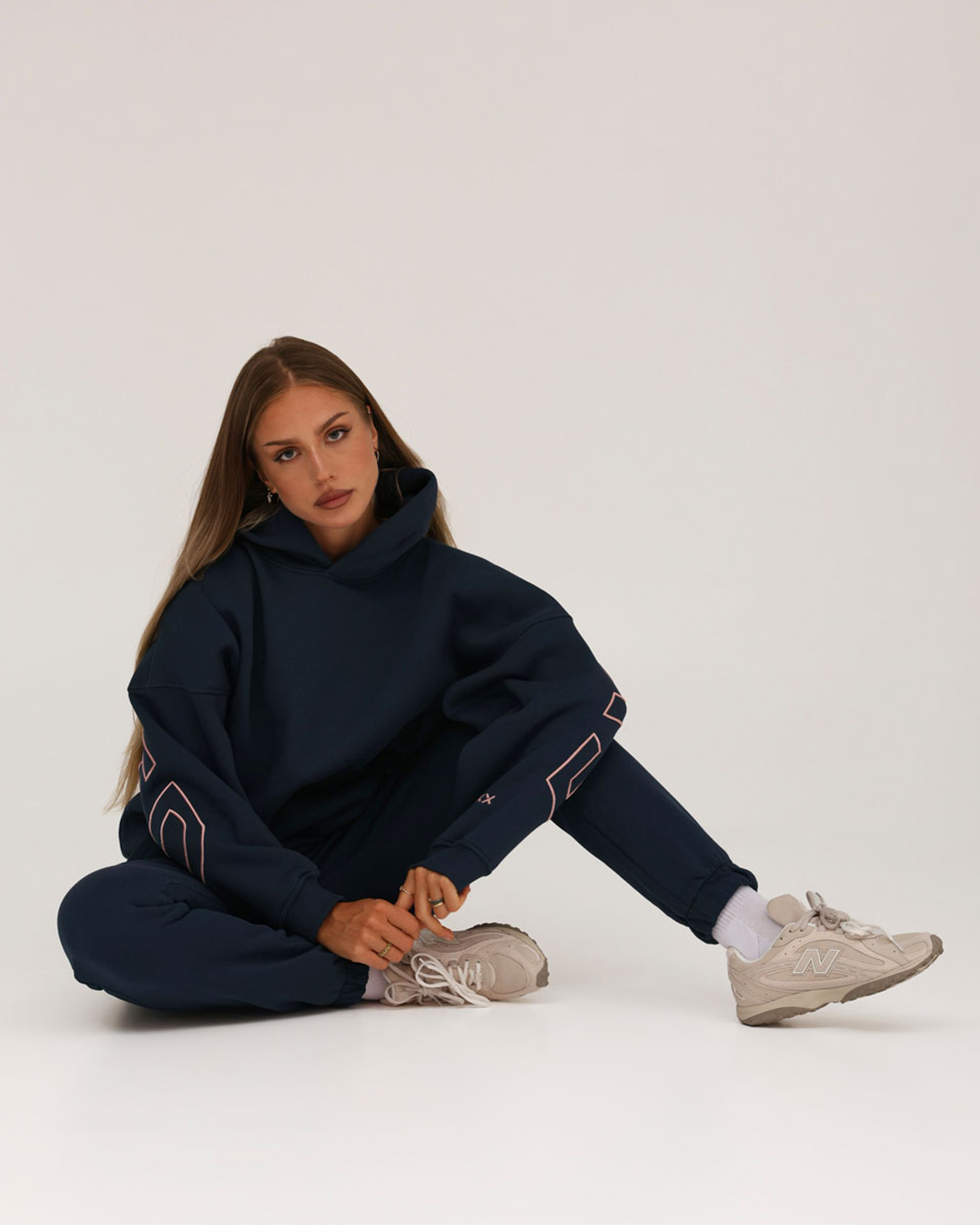 Comfy-Nest™ EMBROIDERED OVERSIZED Mikina