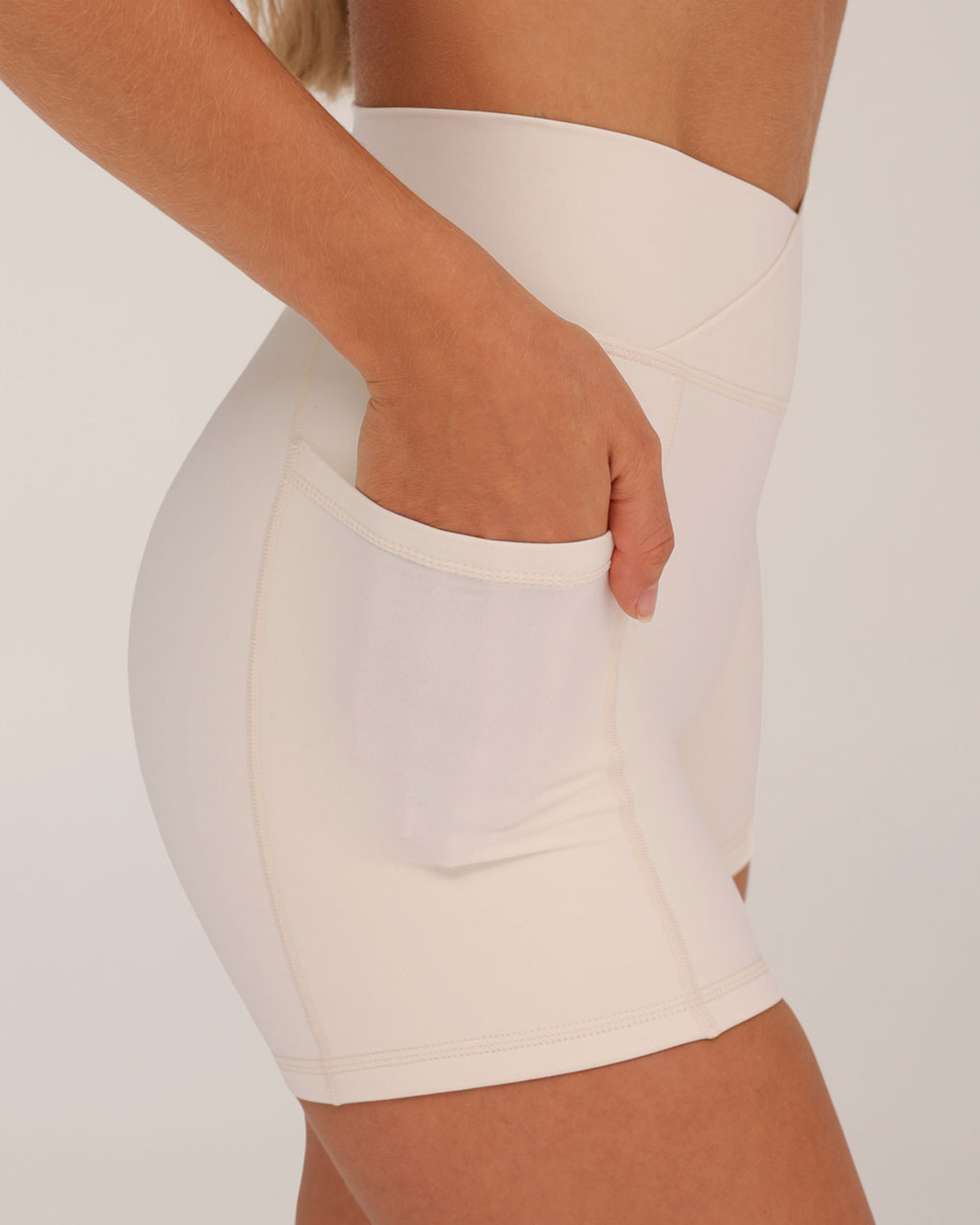 Sun Glow Sport Shorts 4"