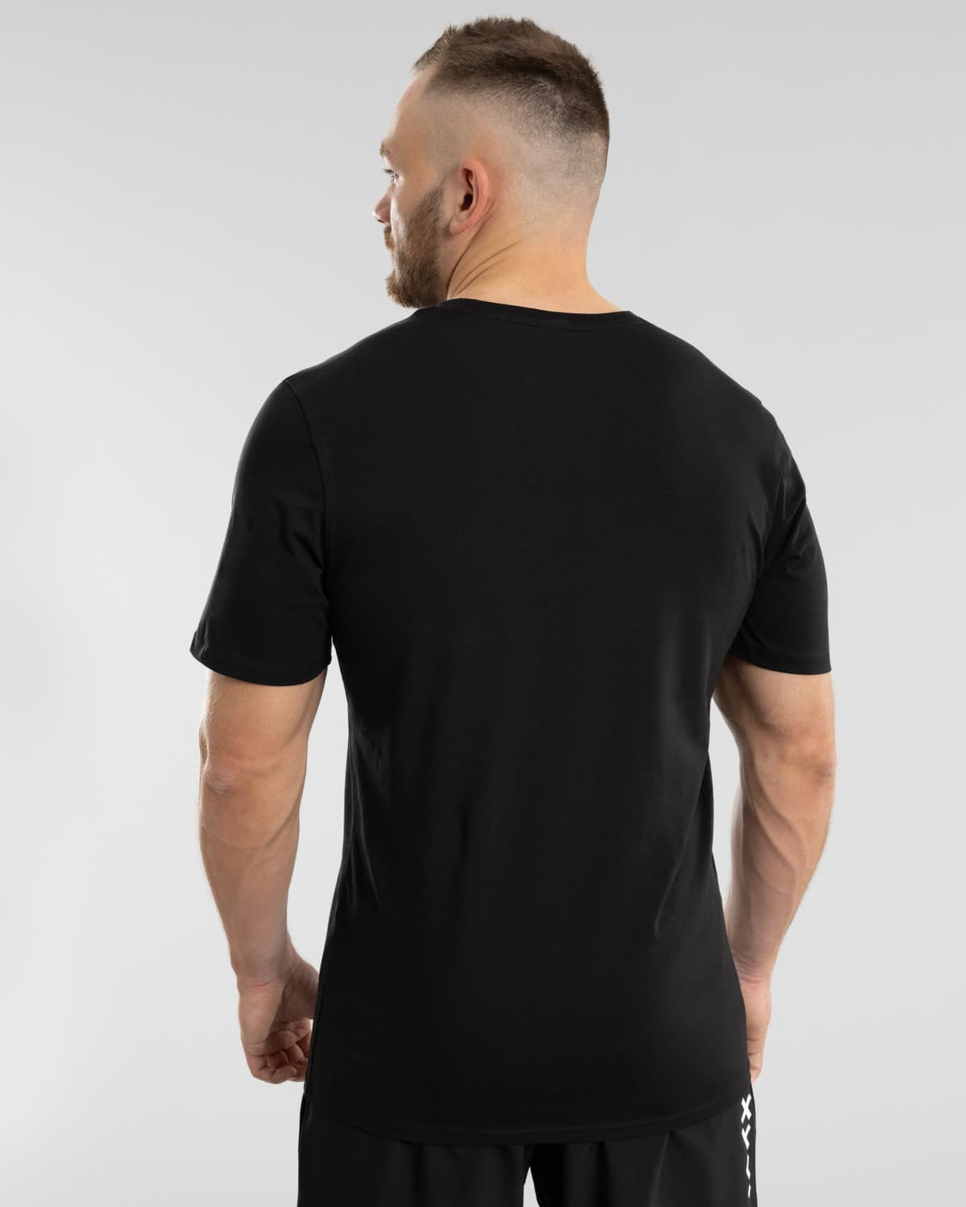 ESSENTIAL Tee