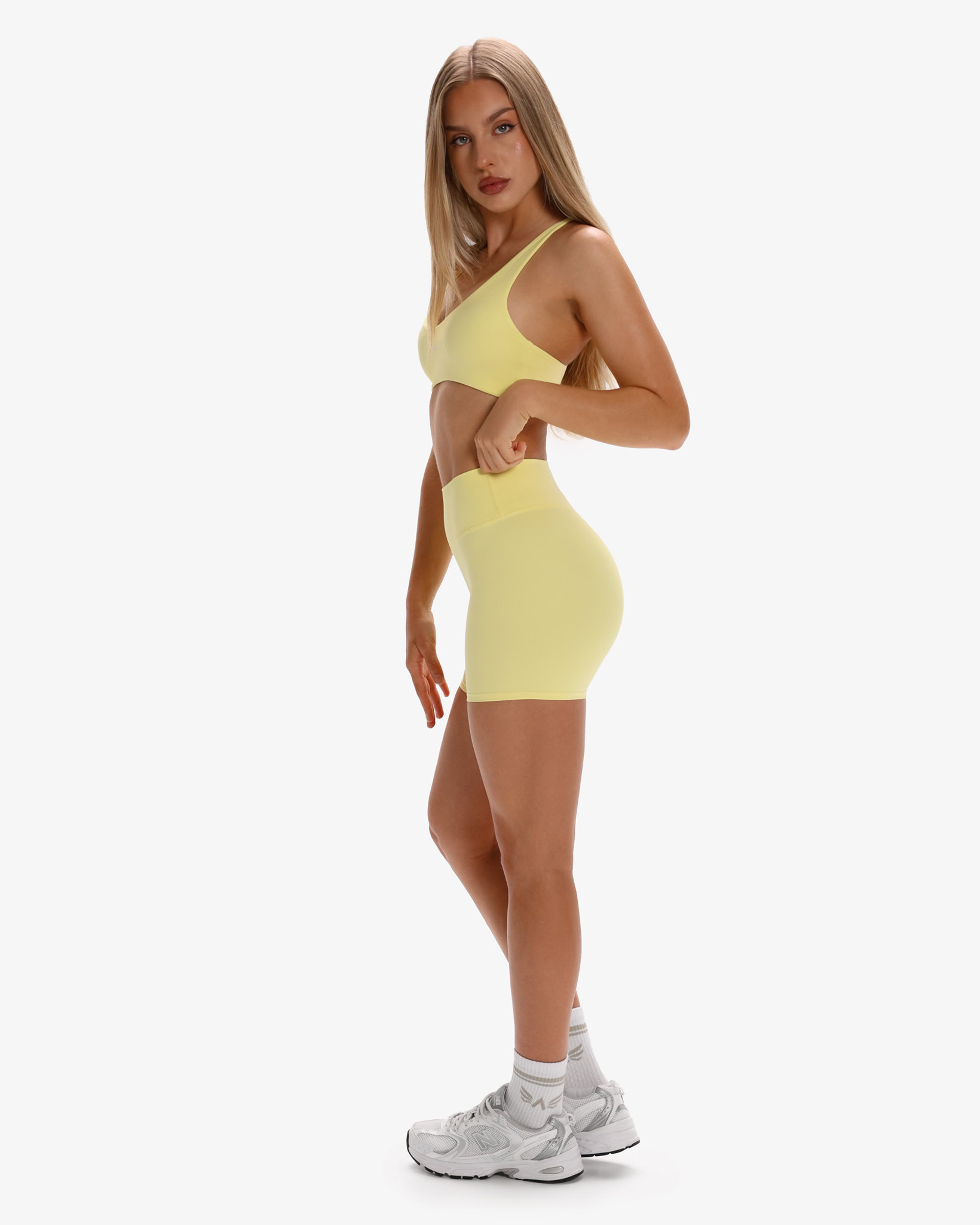 Elysia Glow Motion Shorts 4”