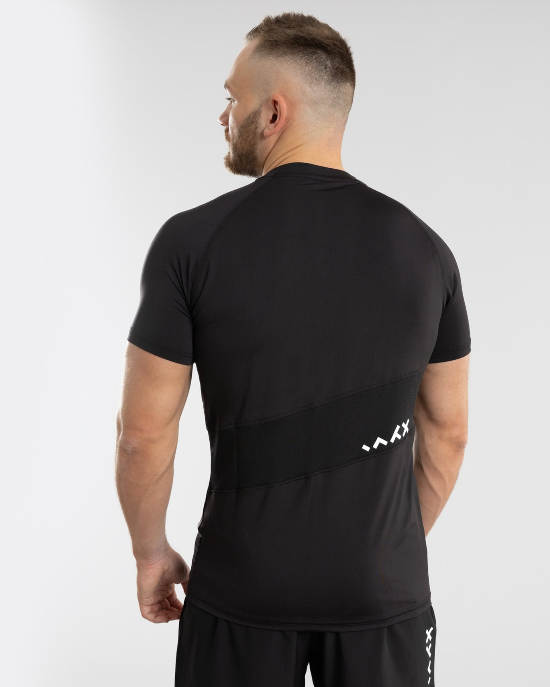 ESSENTIAL AIR Tee